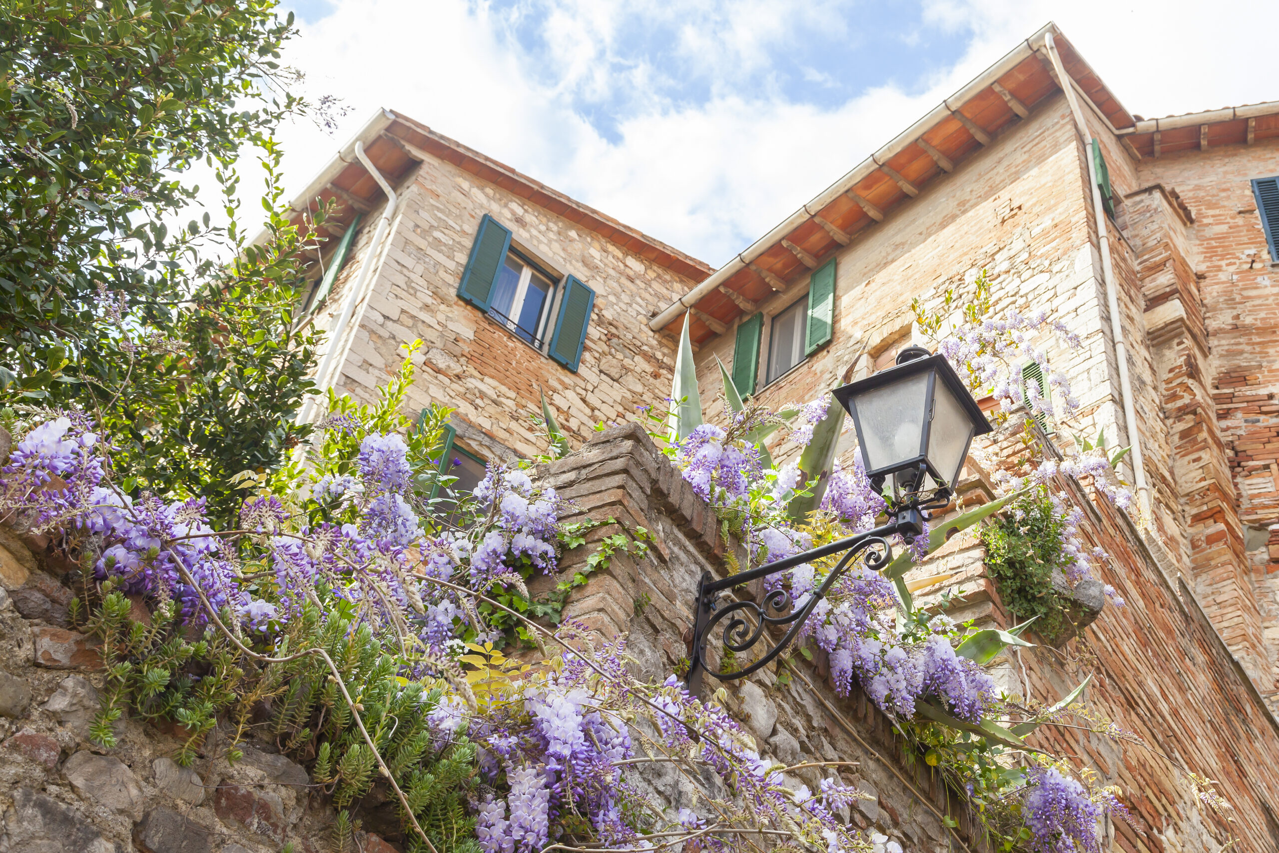 beautiful glimpse of a typical Italian village